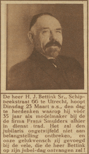 870441 Portret van H.J. Bettink Sr. (Schipbeekstraat 66) te Utrecht, die 35 jaar als modelmaker in dienst is bij de ...